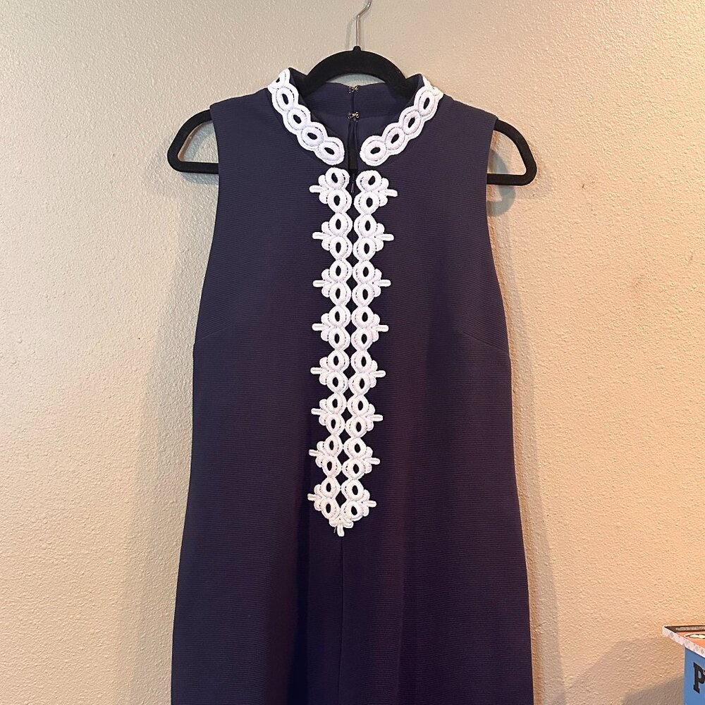 LILLY PULITZER Women’s Callista Shift Embroidered Dress in True Navy-Size XL